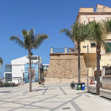 Apartment Gorgeous In With House Sea View Marina di Ragusa