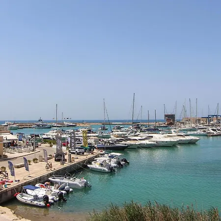 Apartment Gorgeous In With House Sea View Marina di Ragusa