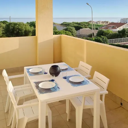 Apartment Gorgeous In With House Sea View Marina di Ragusa