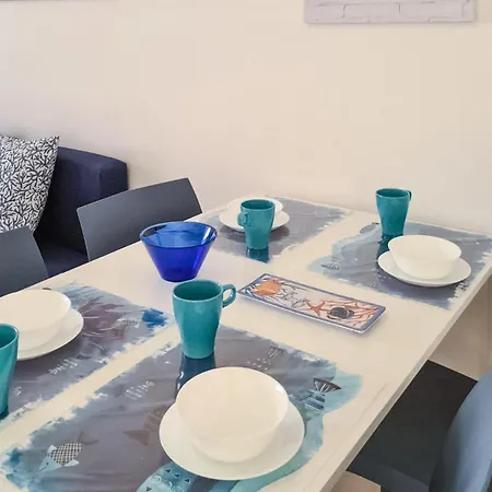 Apartment Gorgeous In With House Sea View Marina di Ragusa