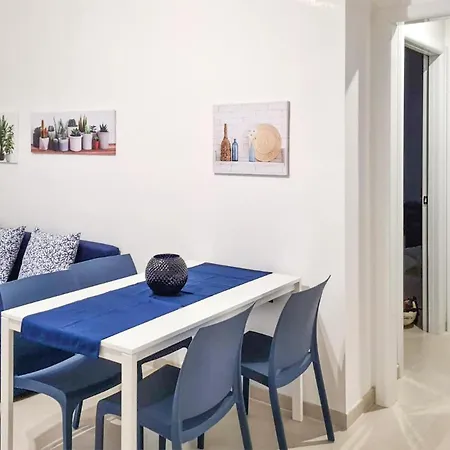Apartment Gorgeous In With House Sea View Marina di Ragusa