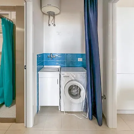 דירה Gorgeous In מרינה די רגוזה